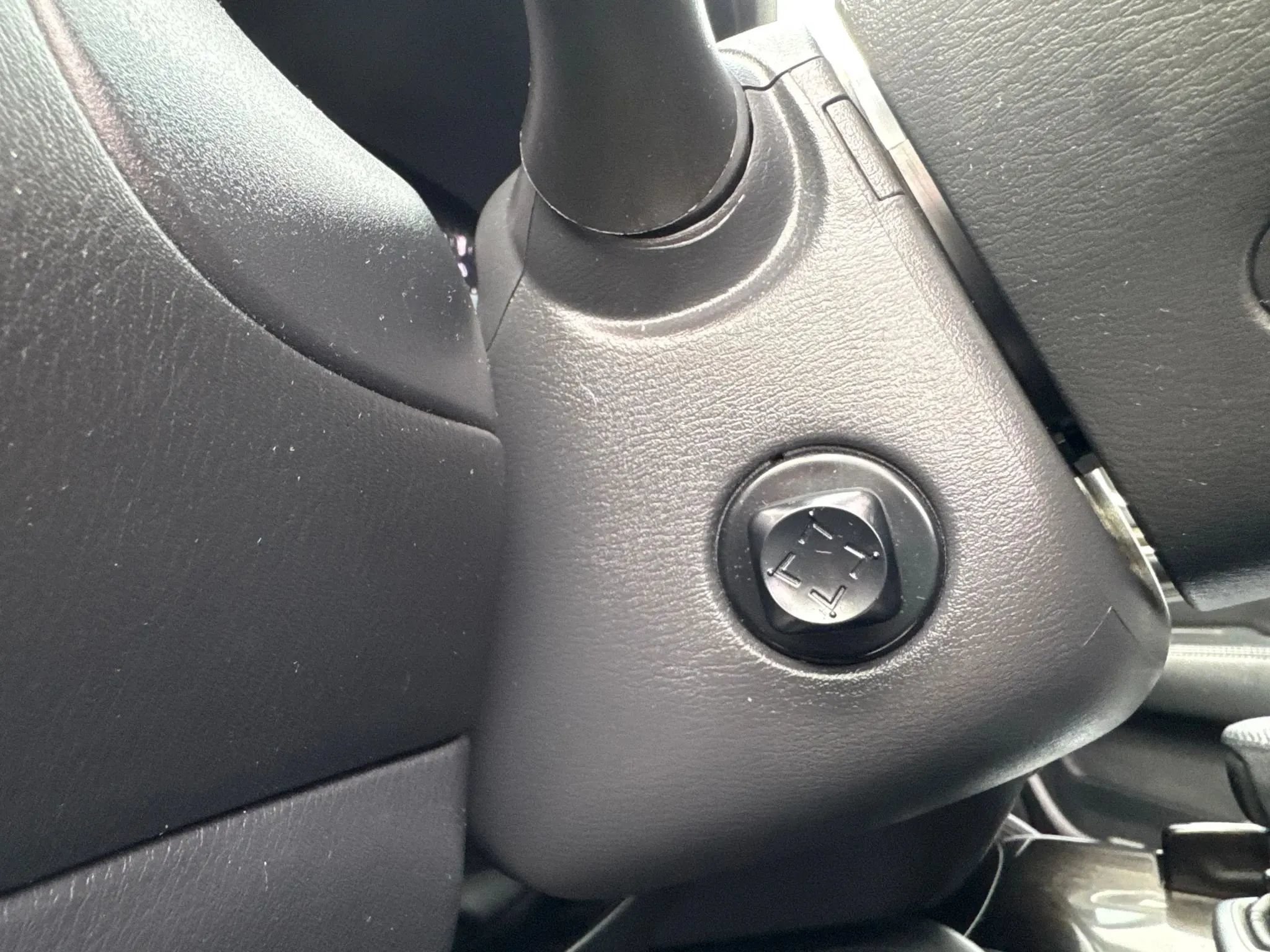 Used 2013 INFINITI JX35 FWD w/ Premium Pkg image 46