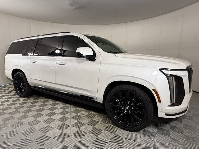 Certified 2025 Cadillac Escalade ESV Sport Platinum w/ LPO, ONYX Package AWD/4WD image 11