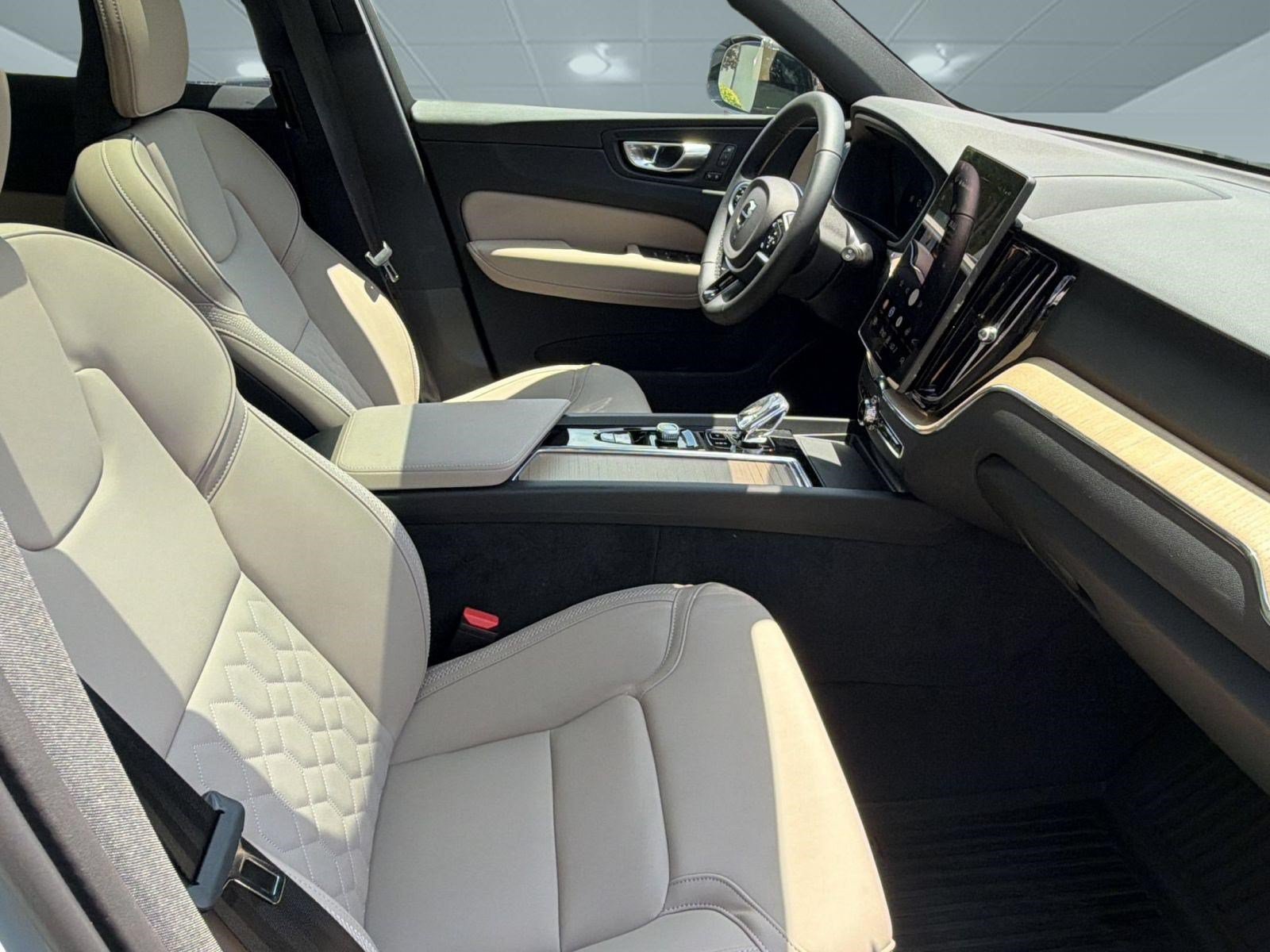New 2026 Volvo XC60 B5 Plus w/ Protection Package Premier AWD/4WD image 25