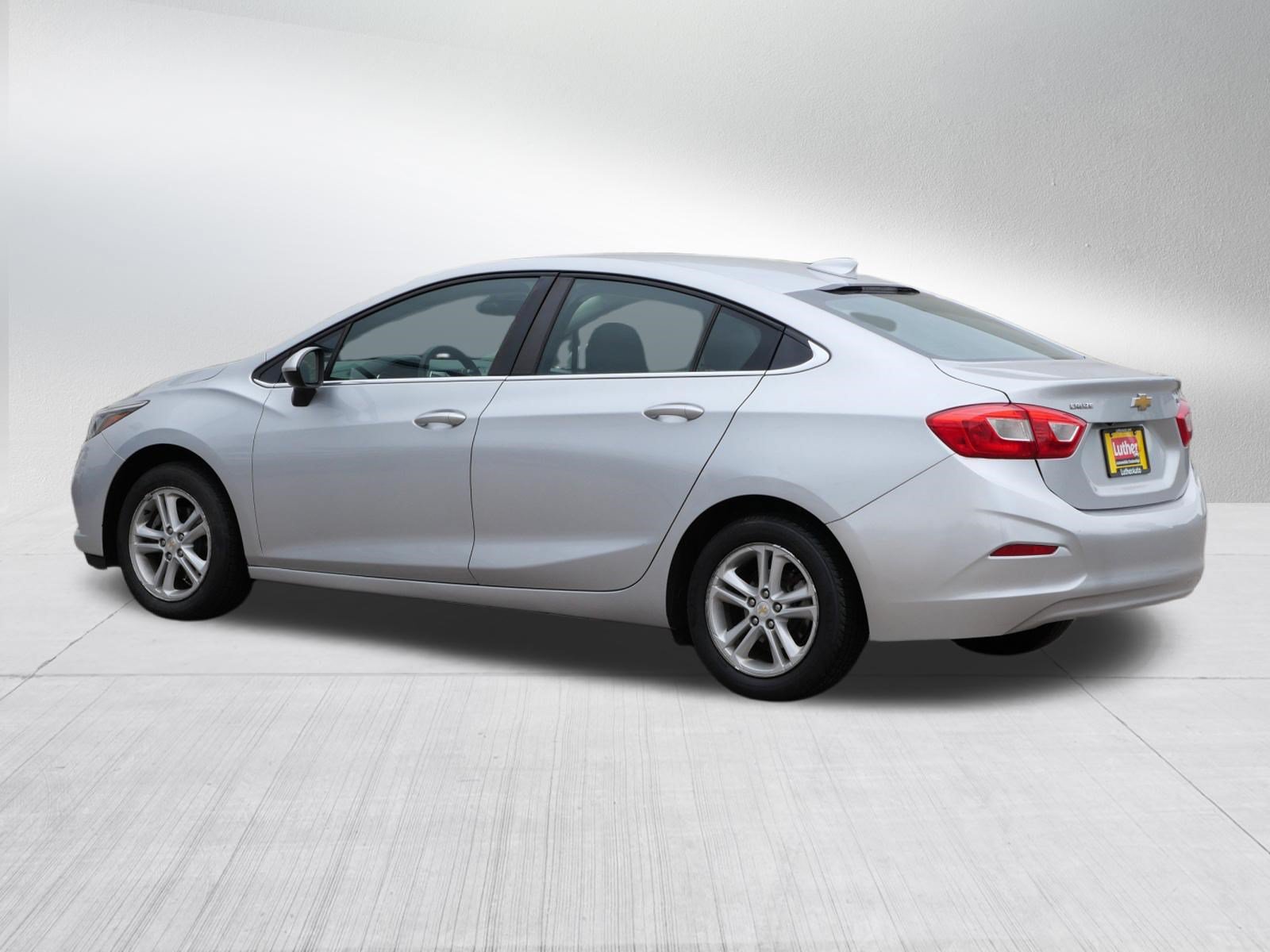 Used 2016 Chevrolet Cruze LT FWD image 5