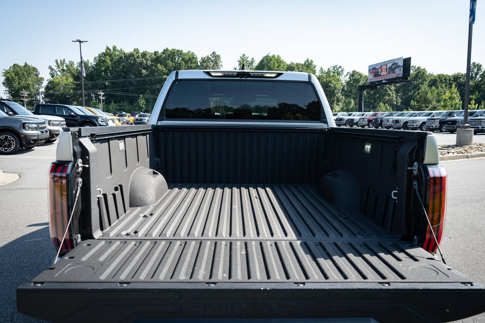 Used 2023 Toyota Tundra Platinum AWD/4WD image 9