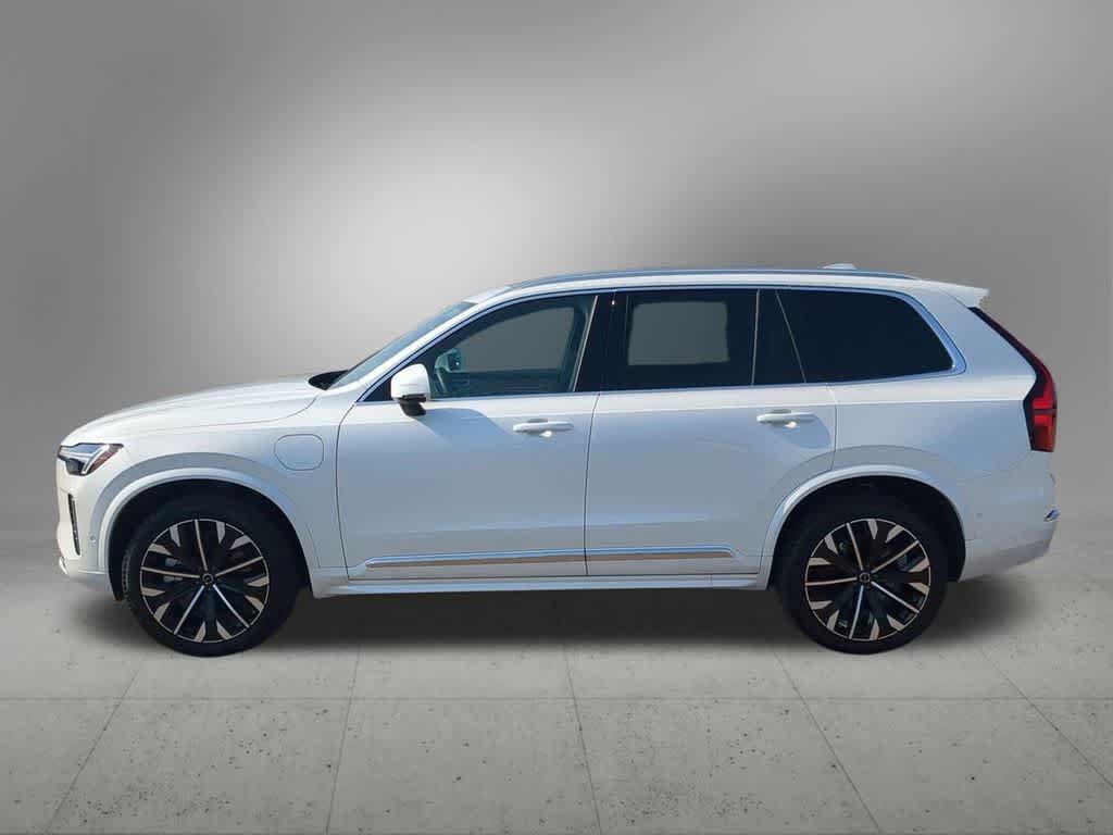 Certified 2026 Volvo XC90 T8 Ultra AWD/4WD image 3