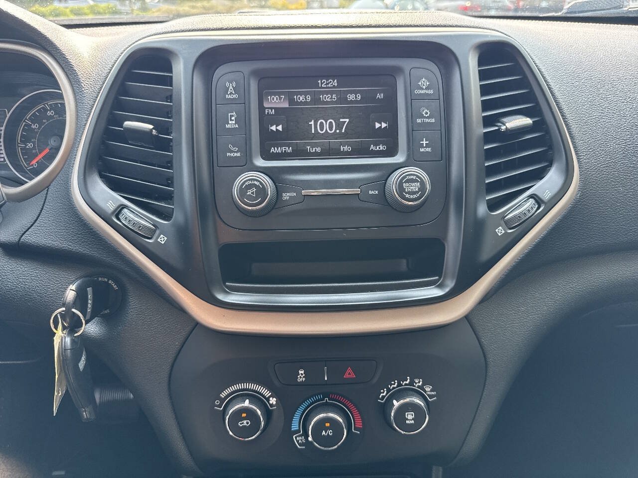 Used 2015 Jeep Cherokee Sport AWD/4WD image 35