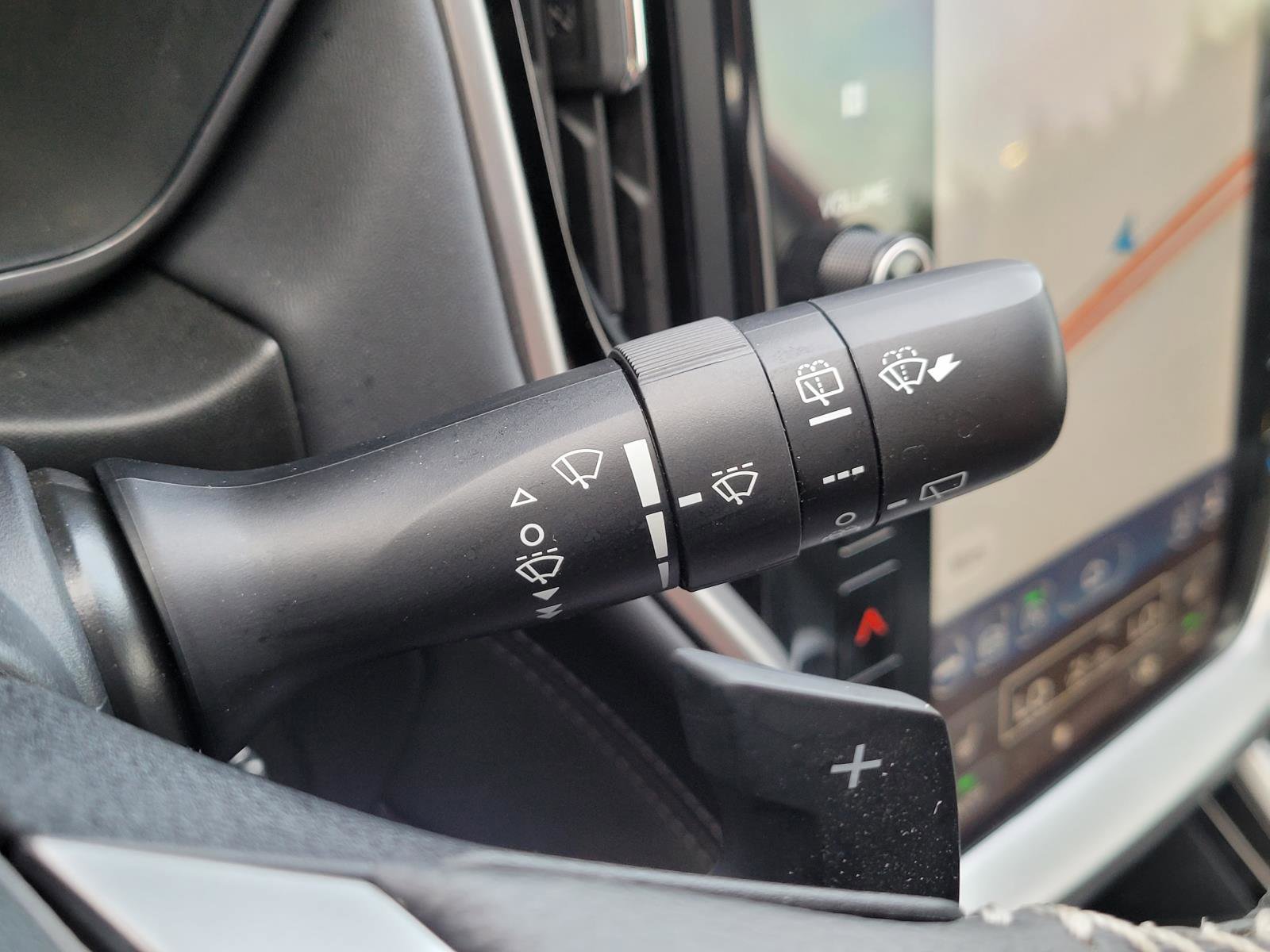 Certified 2025 Subaru Outback Limited image 32