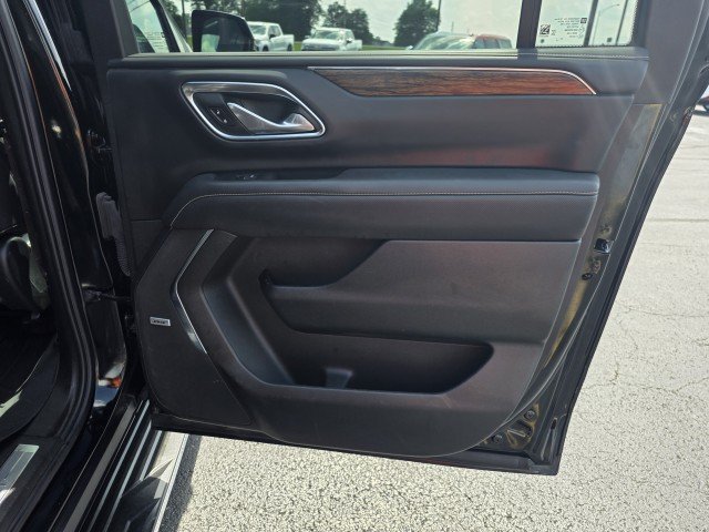 Used 2024 Chevrolet Suburban Premier AWD/4WD image 29