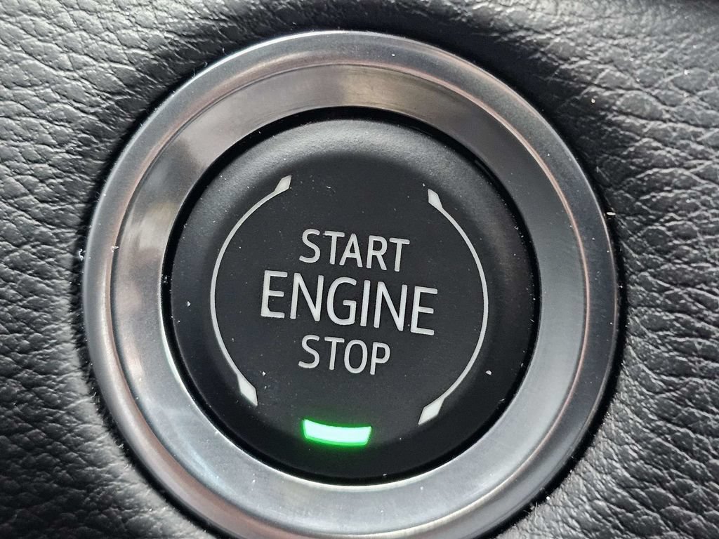 Used 2025 Cadillac XT4 Premium Luxury FWD image 28