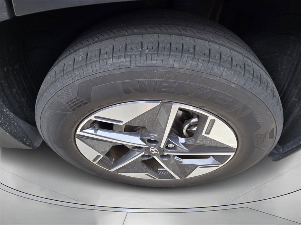 Certified 2025 Hyundai Tucson SEL image 9
