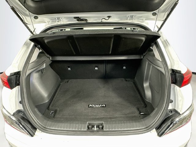 Used 2022 Hyundai Kona Limited FWD image 32