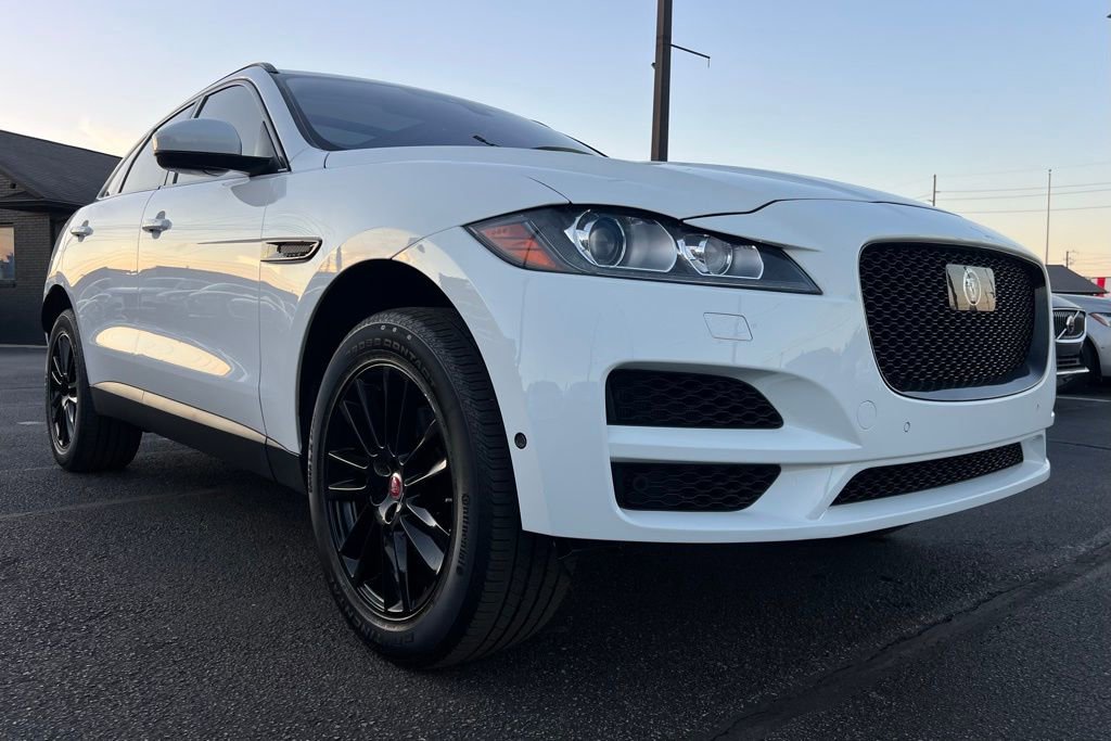 Used 2020 Jaguar F-PACE Prestige image 11