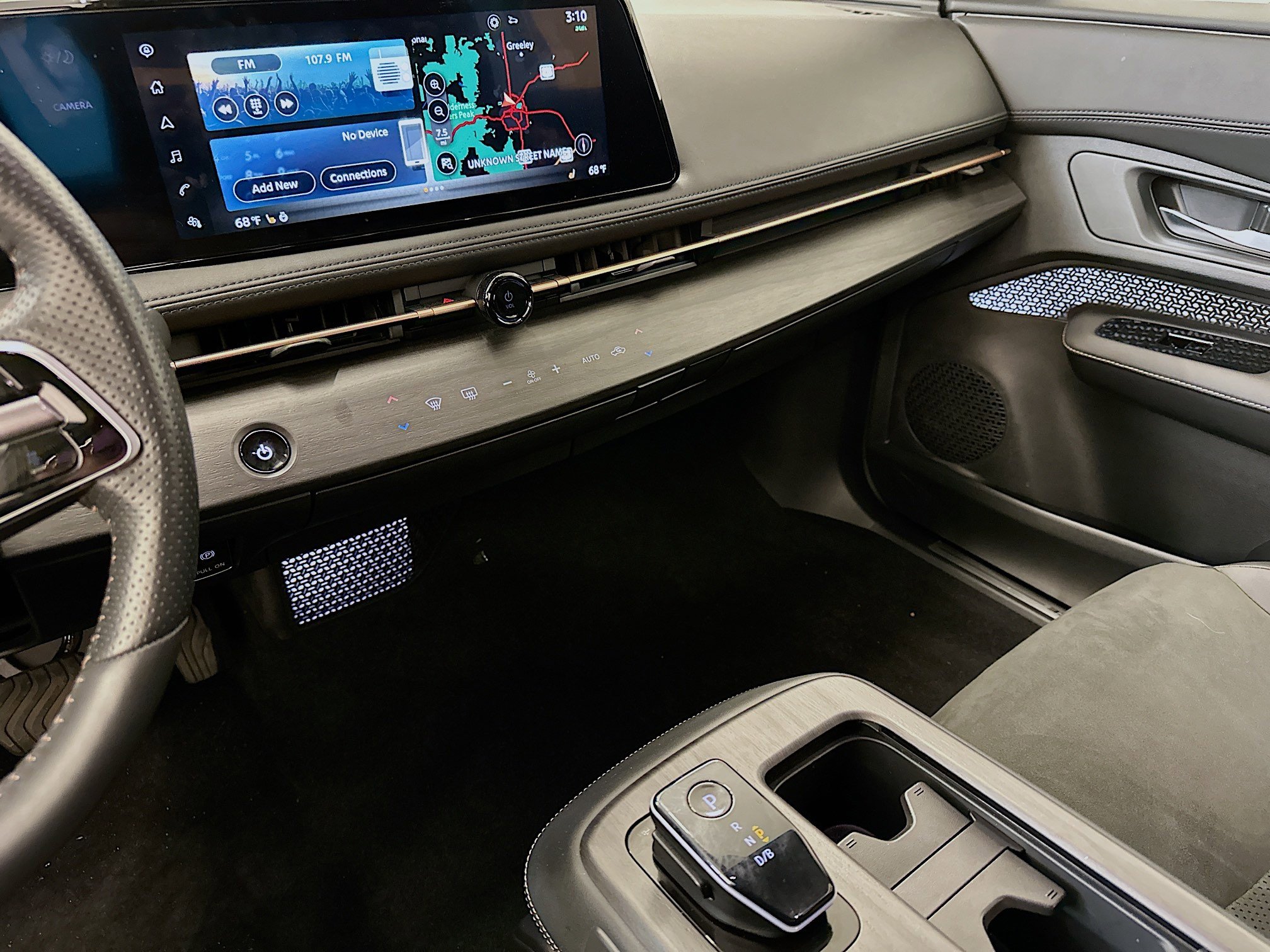 Used 2023 Nissan Ariya AWD image 26