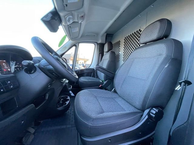 Used 2024 RAM ProMaster 2500 w/ Convenience Group image 11