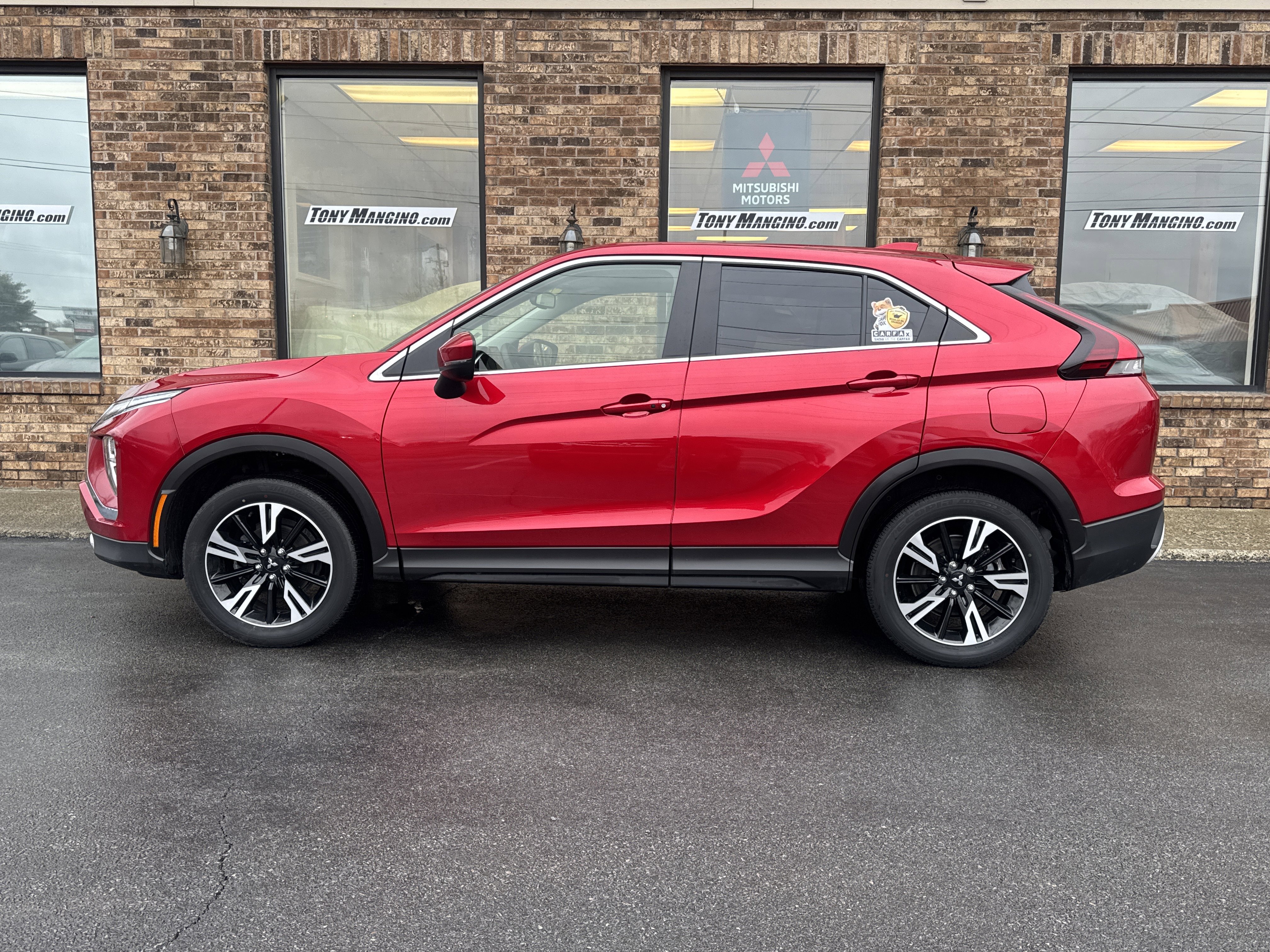 Used 2023 Mitsubishi Eclipse Cross SE image 2