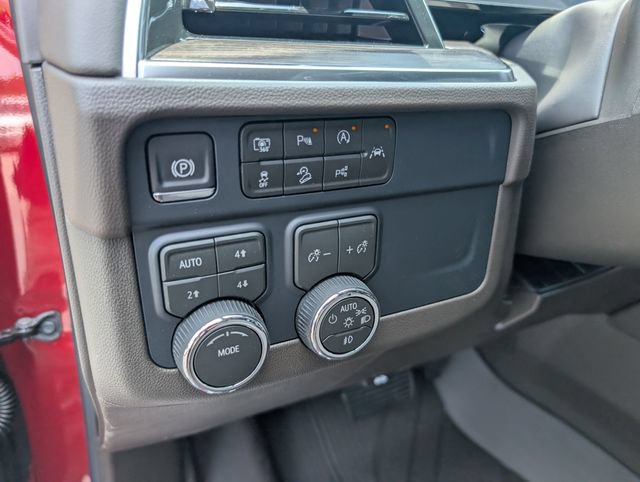 New 2026 Chevrolet Tahoe Z71 w/ Comfort Package AWD/4WD image 16
