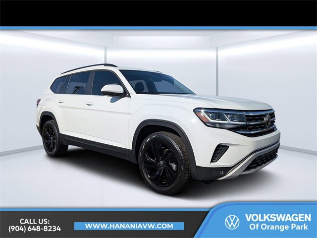 Used 2023 Volkswagen Atlas SE w/ Black Wheel Package