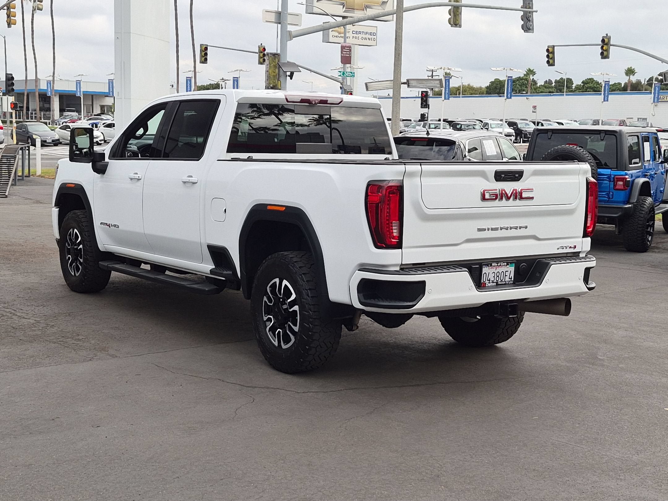 Used 2020 GMC Sierra 2500 AT4 w/ Technology Package AWD/4WD image 6
