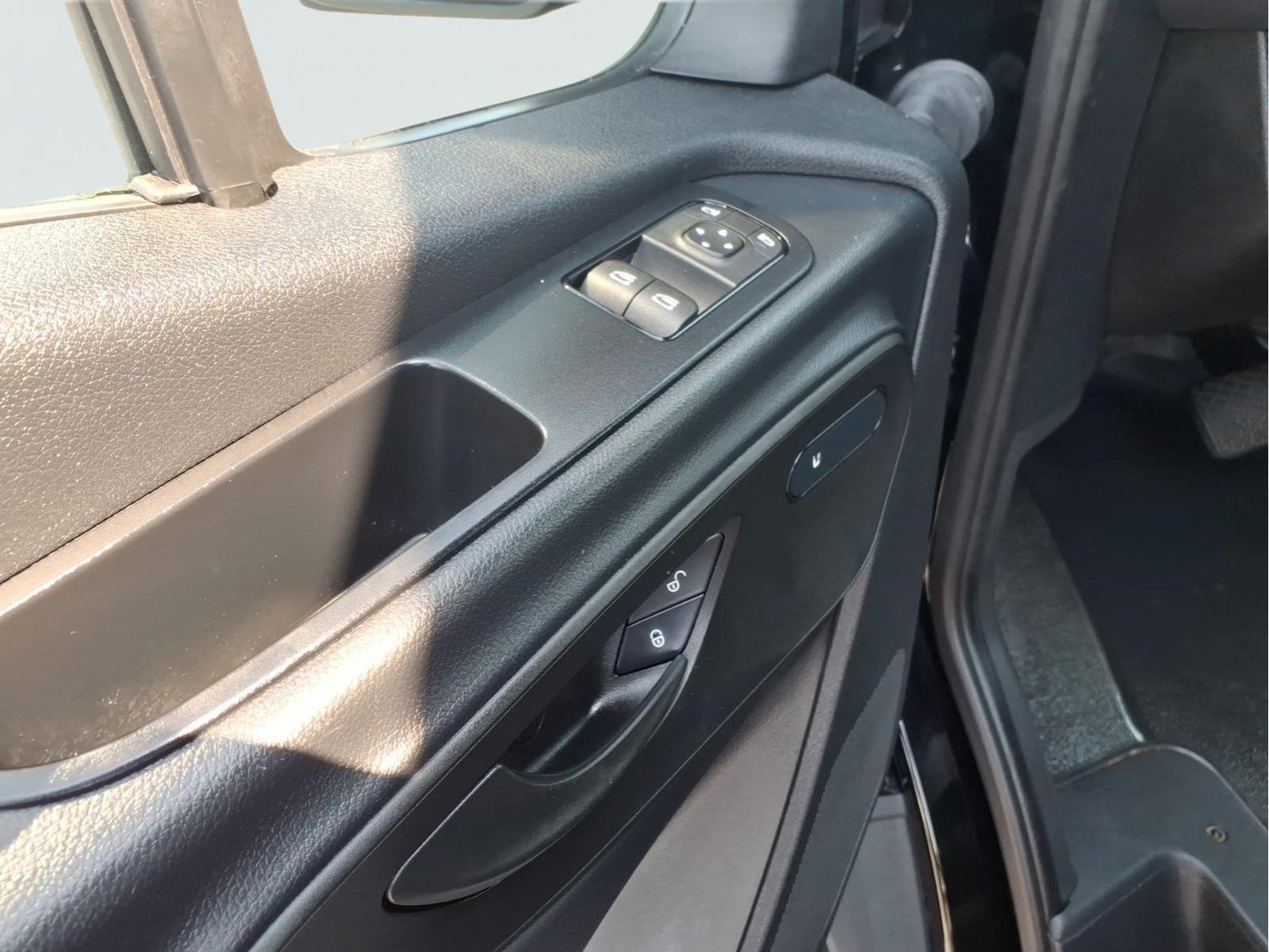 Used 2025 Mercedes-Benz Sprinter 2500 image 25