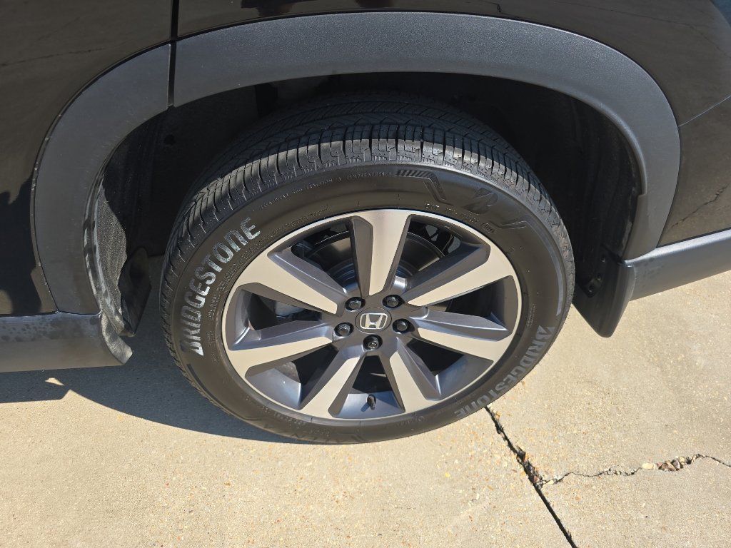 Used 2025 Honda Pilot Elite image 12