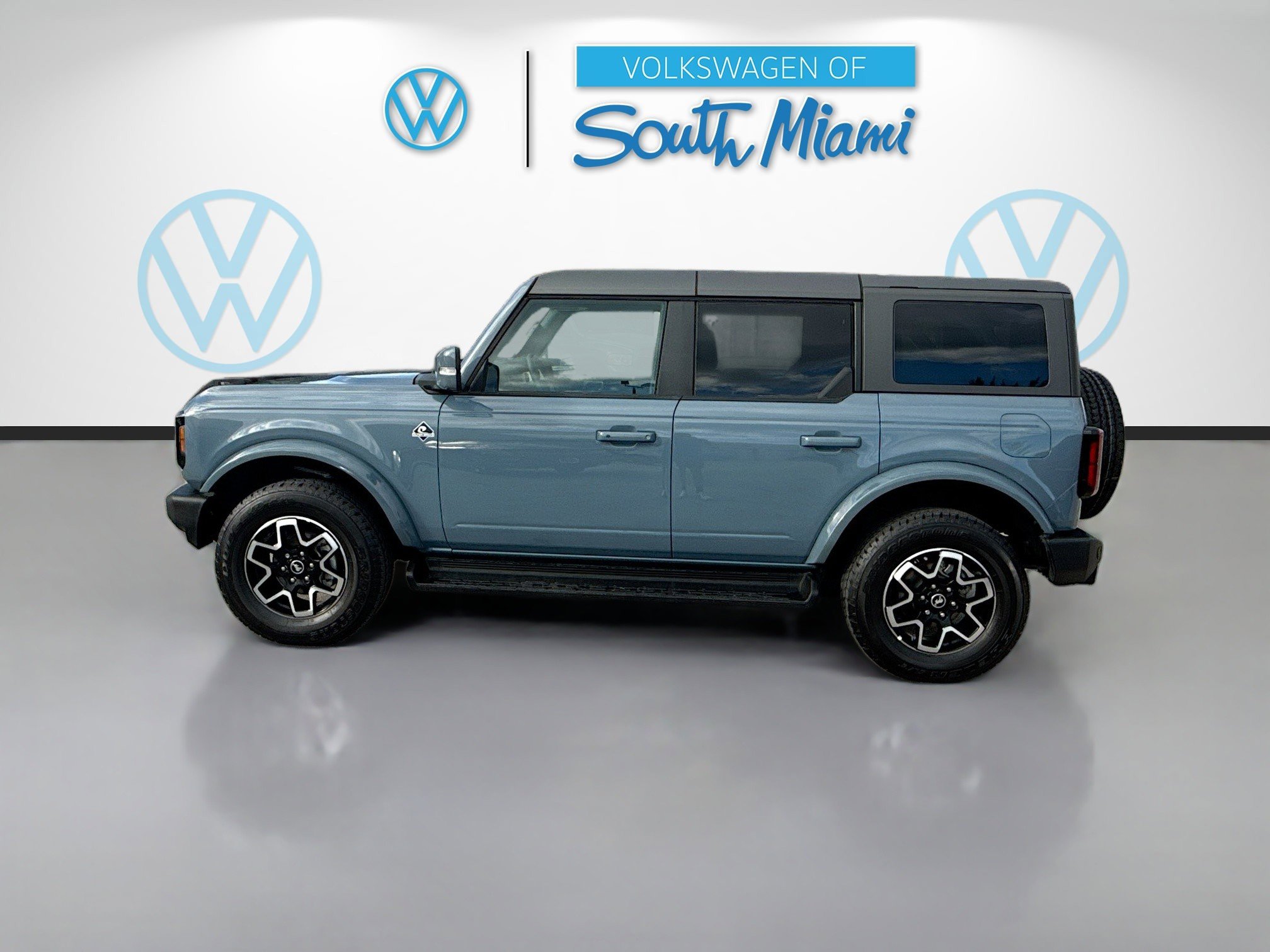 Used 2025 Ford Bronco Outer Banks image 4