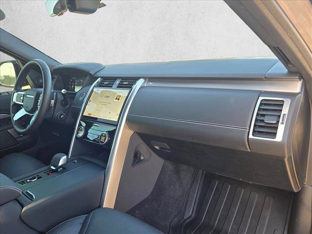 Used 2025 Land Rover Discovery Dynamic SE AWD/4WD image 23