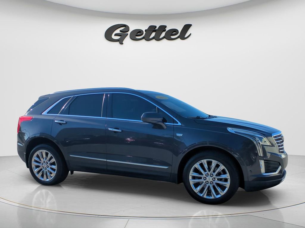 Used 2017 Cadillac XT5 Platinum w/ Driver Assist Package AWD/4WD image 3