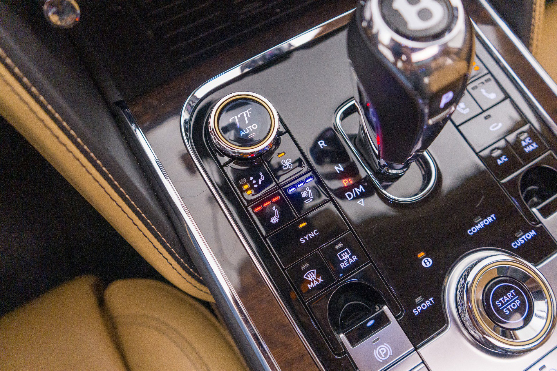 Used 2023 Bentley Flying Spur Plug-In Hybrid image 30