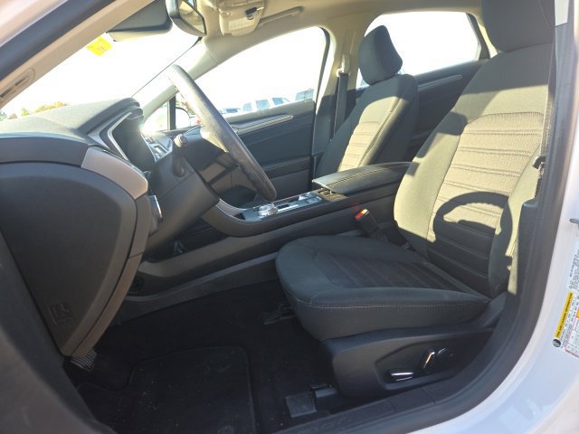 Used 2020 Ford Fusion SE FWD image 20