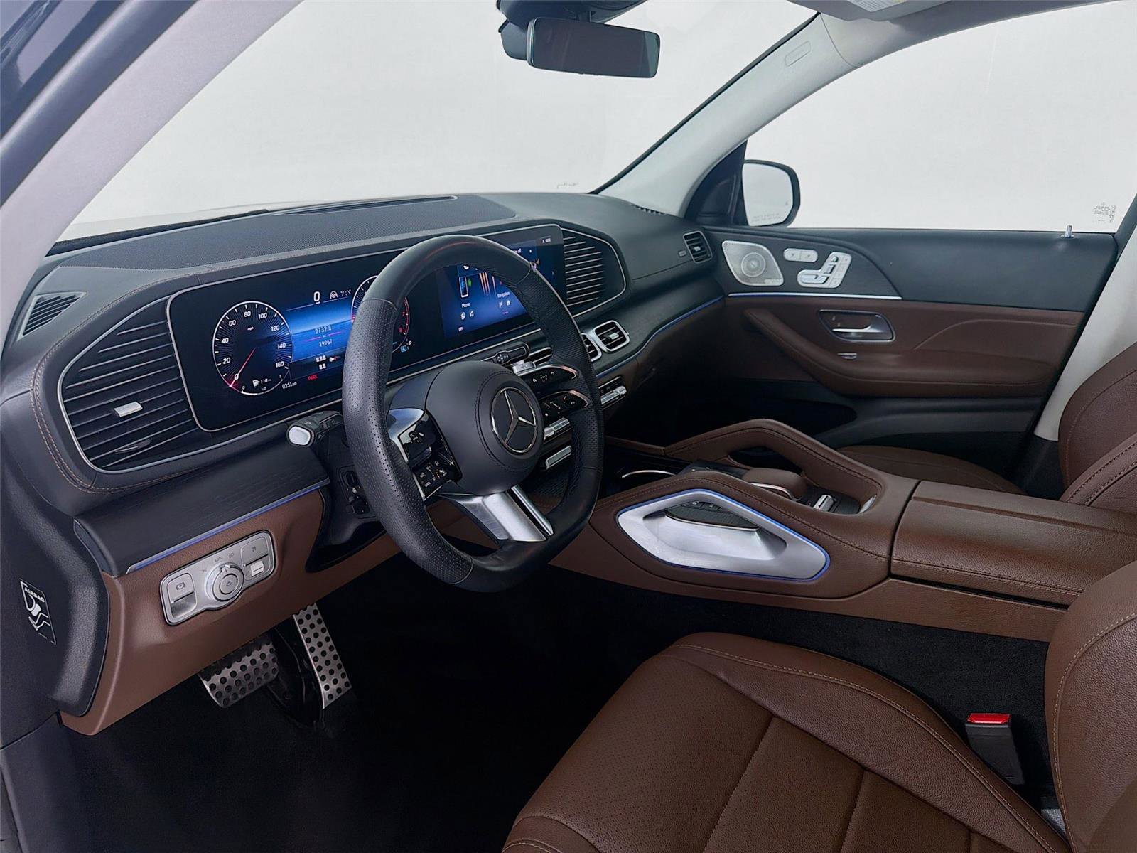 Used 2024 Mercedes-Benz GLS 450 4MATIC image 4