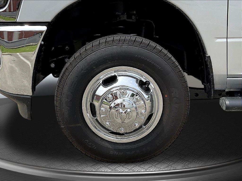 New 2026 RAM 3500 Tradesman AWD/4WD image 16