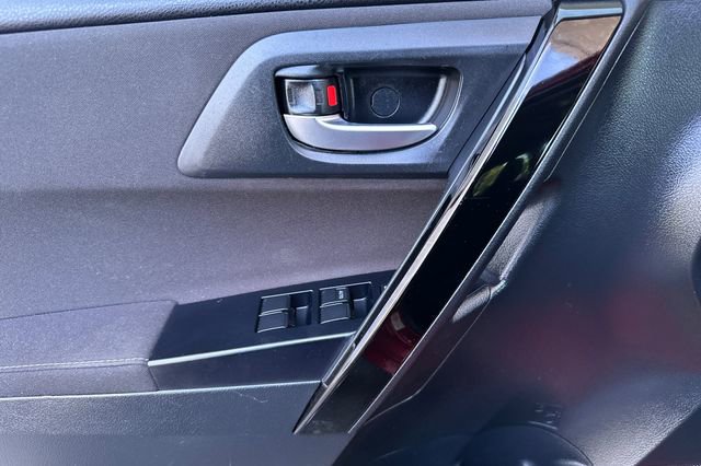 Used 2018 Toyota Corolla iM w/ All-Weather Mat Package FWD image 8