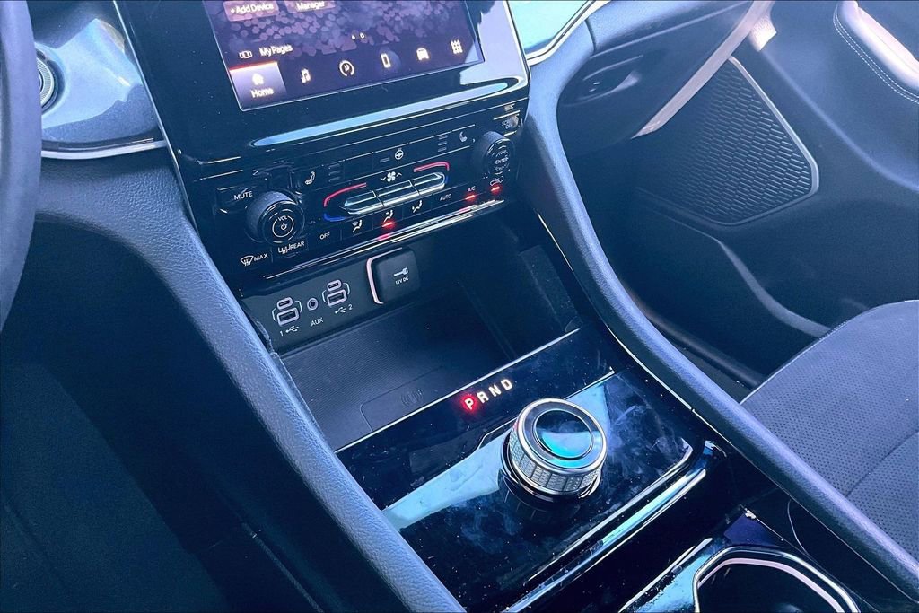 Used 2022 Jeep Grand Cherokee Altitude RWD image 24