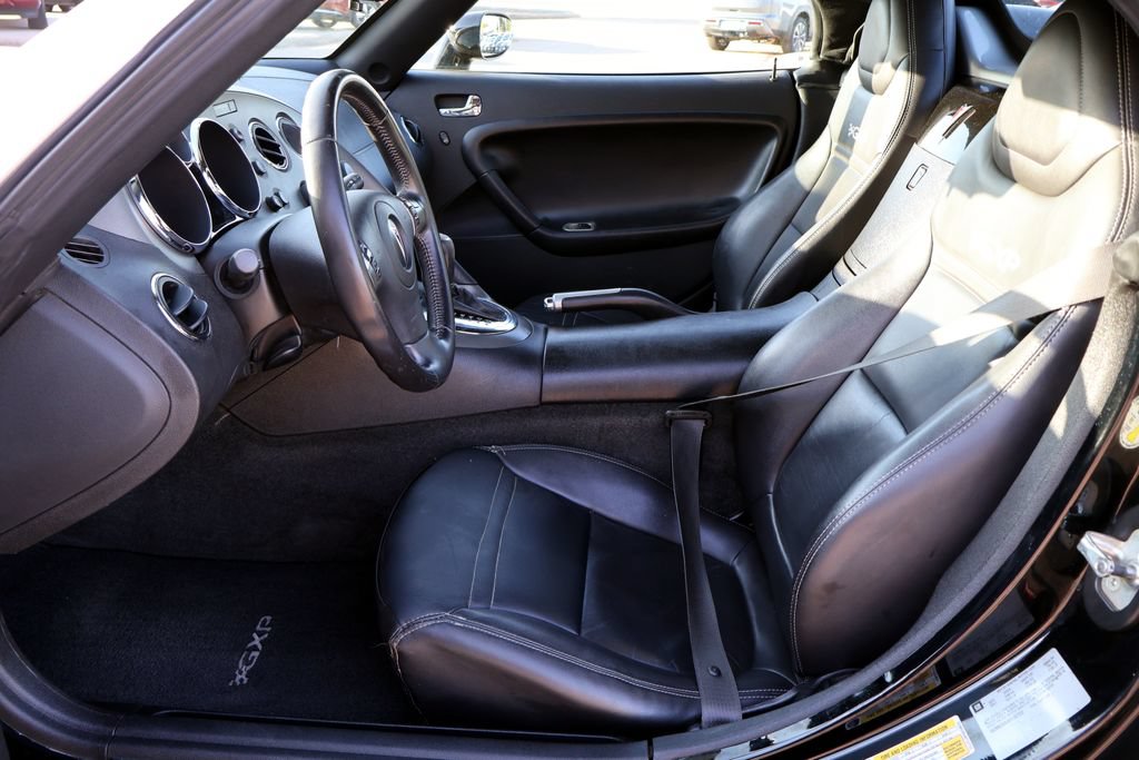 Used 2008 Pontiac Solstice GXP w/ Premium Package RWD image 12