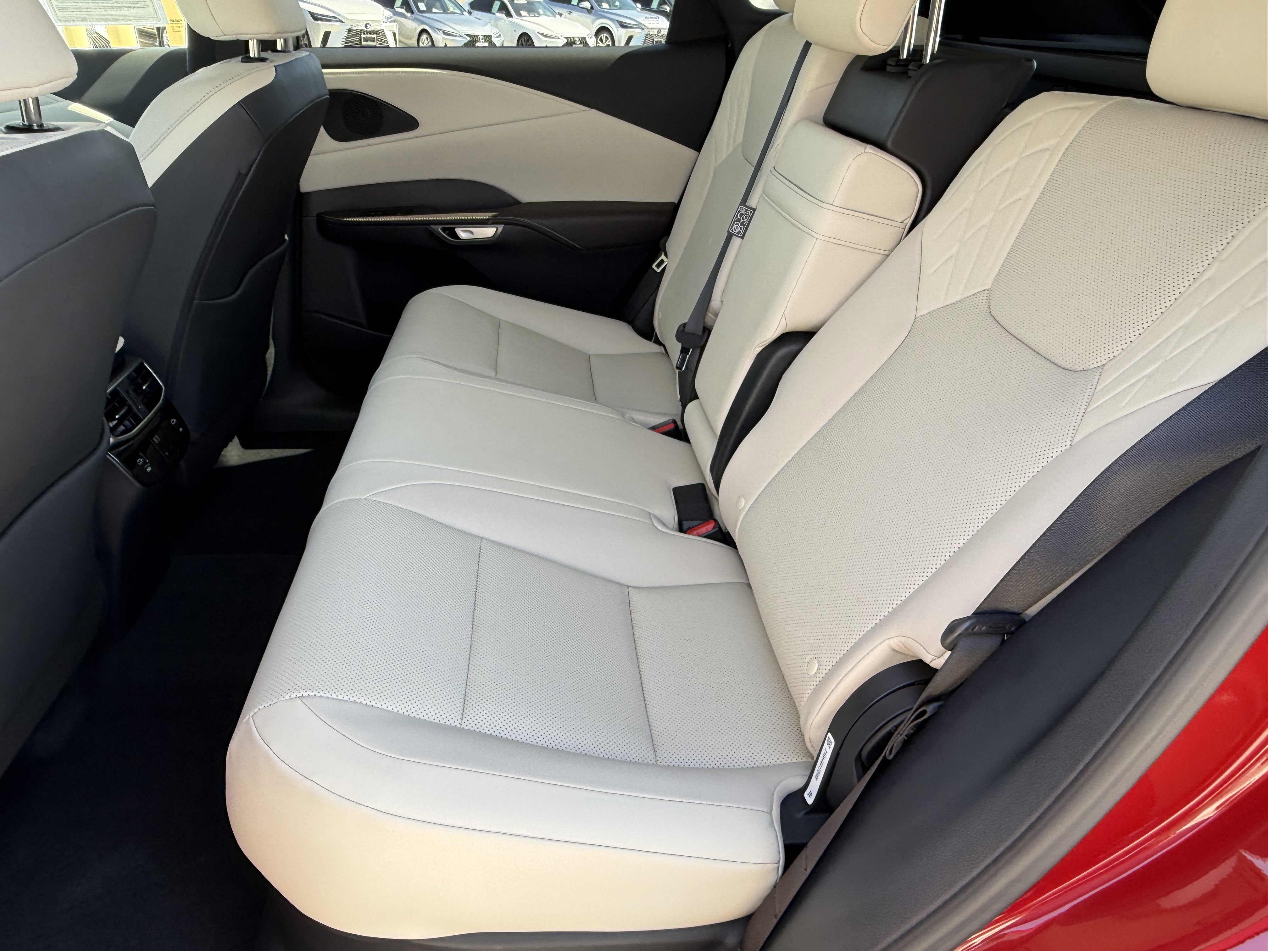 Used 2024 Lexus RX 350 Premium w/ Convenience Package FWD image 30