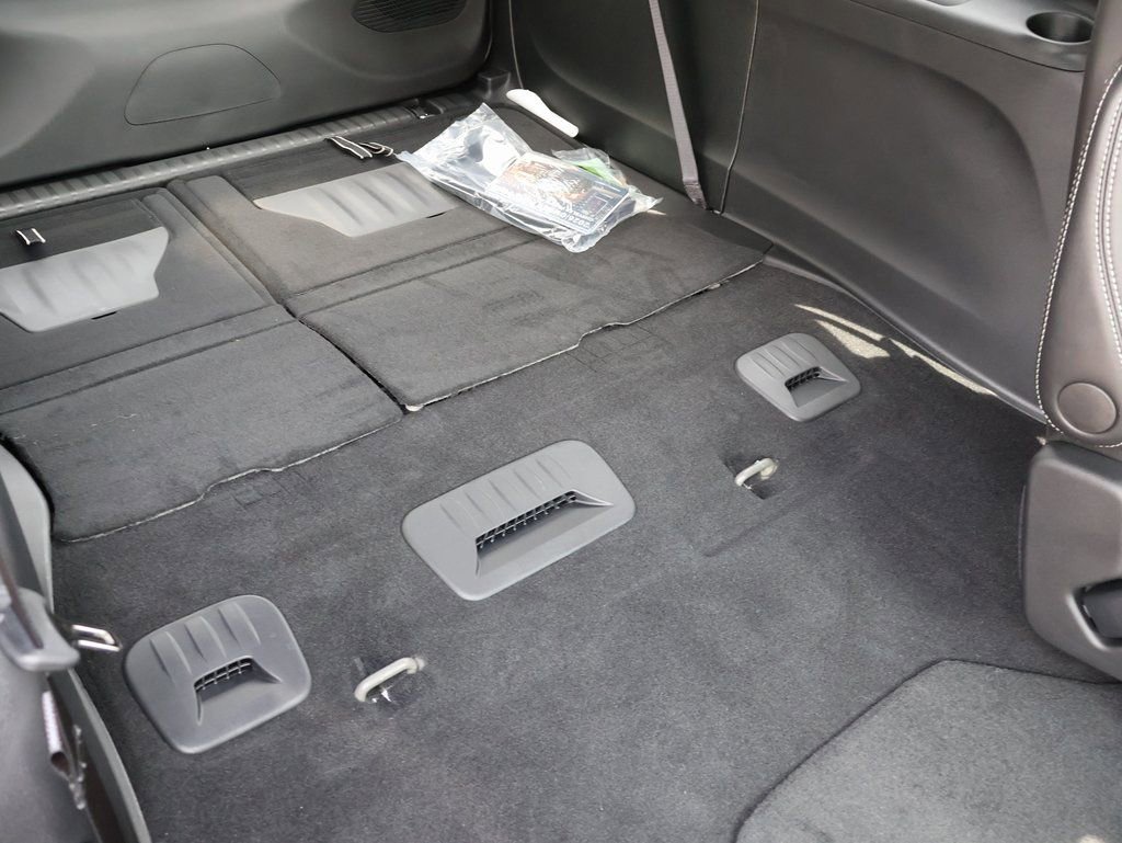 New 2026 Chrysler Pacifica Limited w/ S Appearance Package FWD image 12