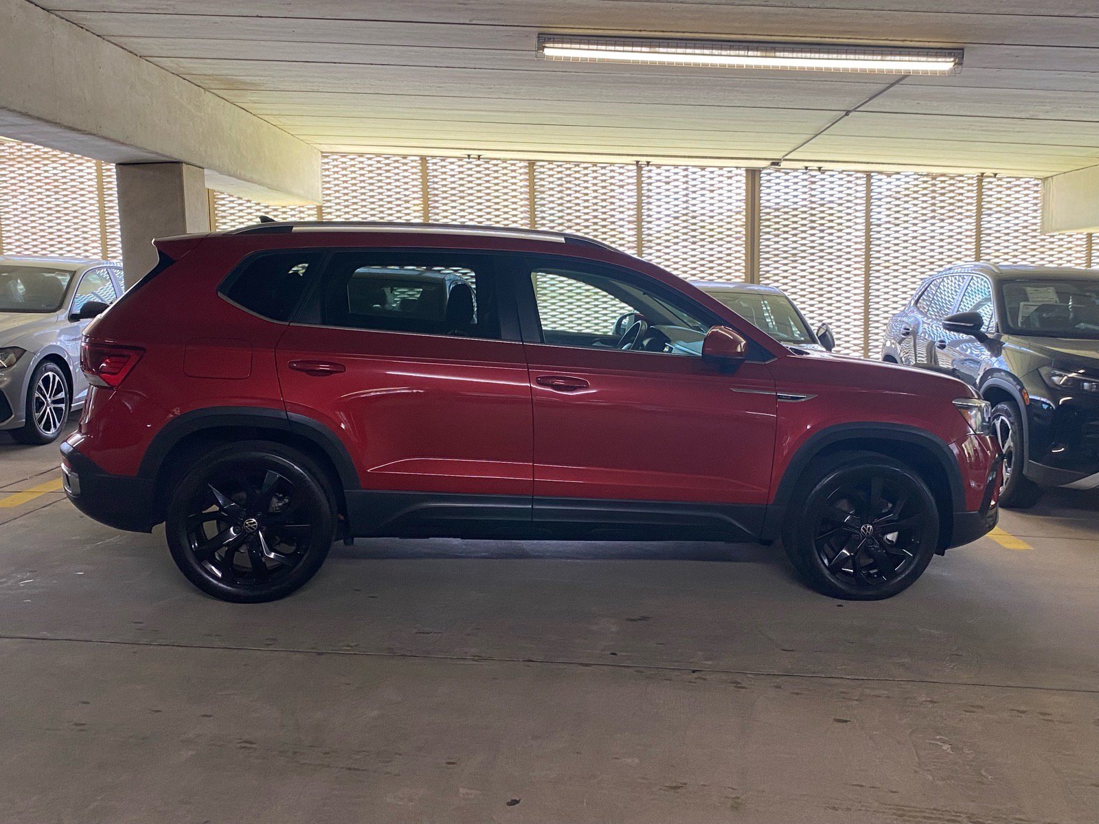Used 2022 Volkswagen Taos SE w/ IQ.Drive SE Package AWD/4WD image 2