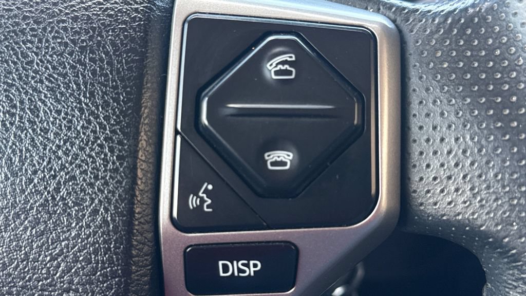 Used 2017 Toyota 4Runner SR5 AWD/4WD image 33