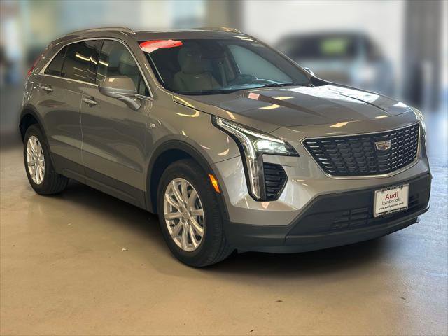 Used 2023 Cadillac XT4 Luxury w/ Cold Weather Package image 3