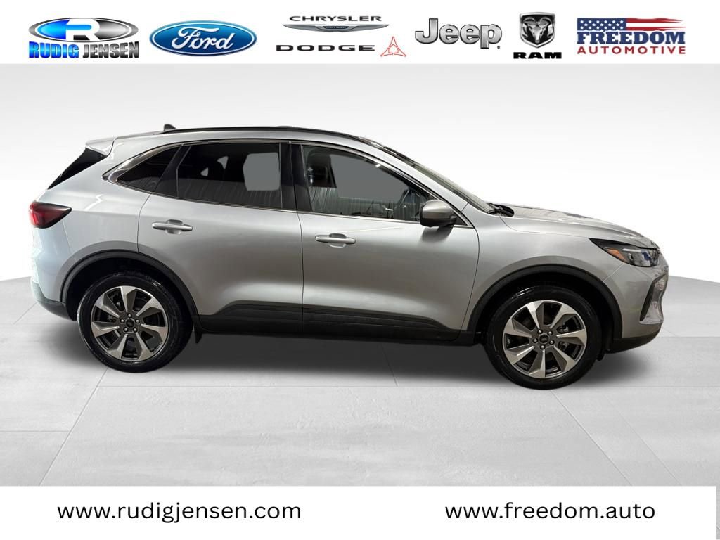 Used 2024 Ford Escape Platinum AWD/4WD image 5
