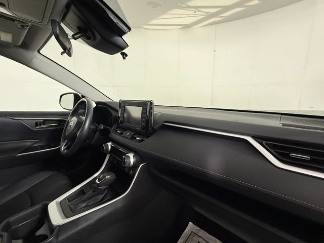 Used 2021 Toyota RAV4 XLE Premium FWD image 31