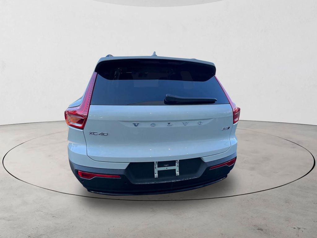 New 2026 Volvo XC40 B5 Plus w/ Protection Package Premier AWD/4WD image 4