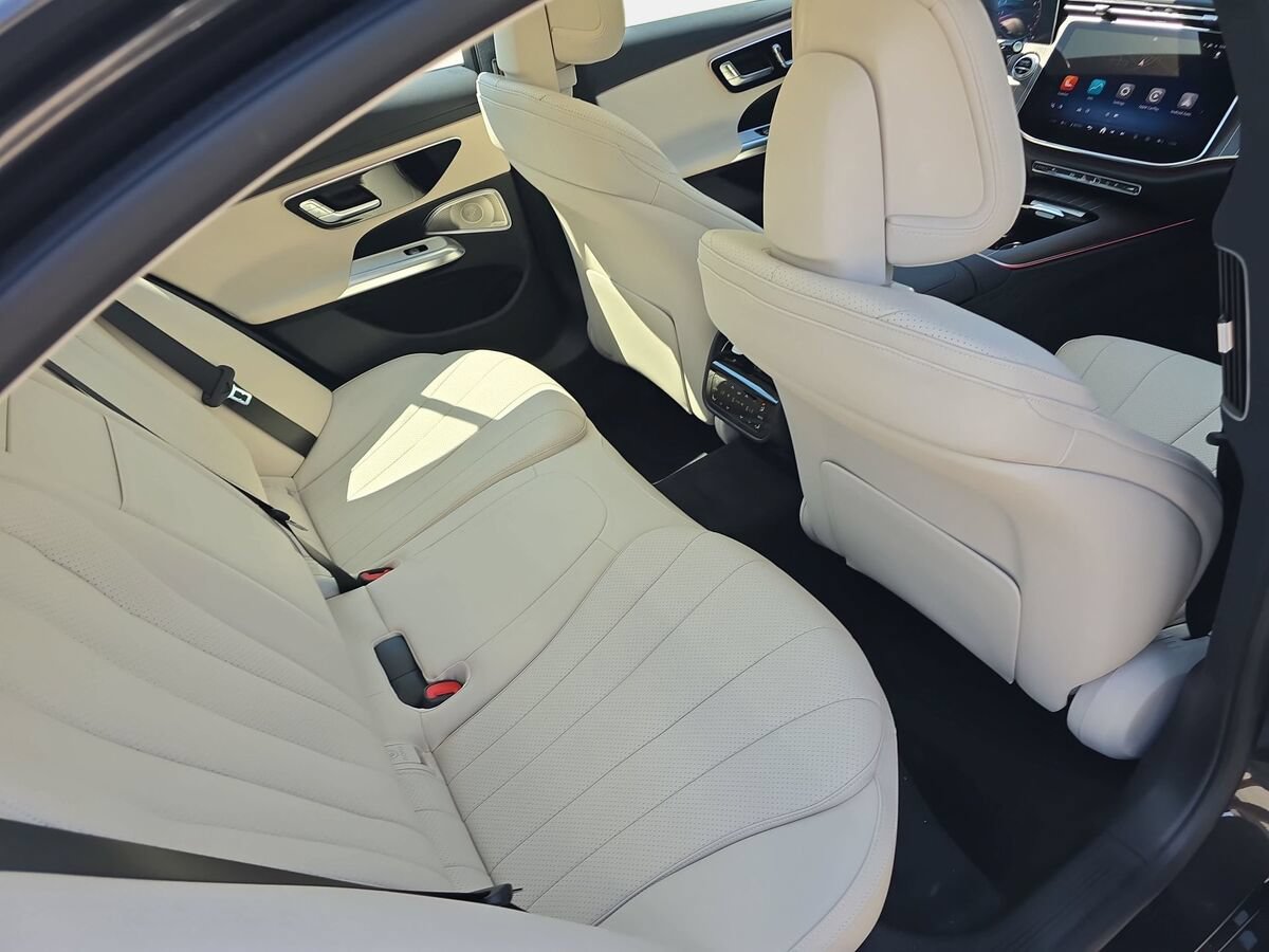 New 2026 Mercedes-Benz E 350 4MATIC Sedan image 11