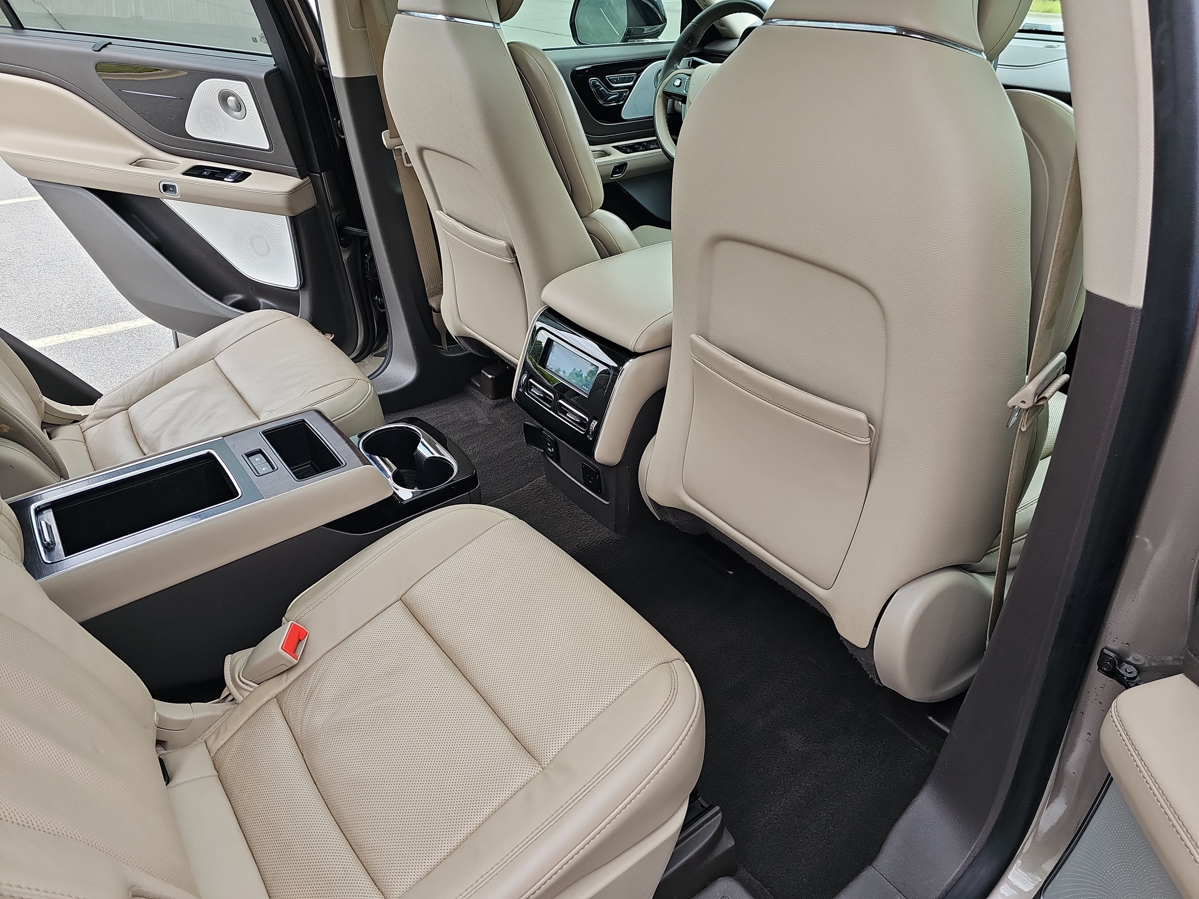 Used 2020 Lincoln Aviator Reserve w/ Equipment Group 201A AWD/4WD image 11
