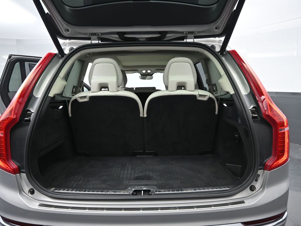 Used 2023 Volvo XC90 B5 Plus w/ Protection Package Premier image 14