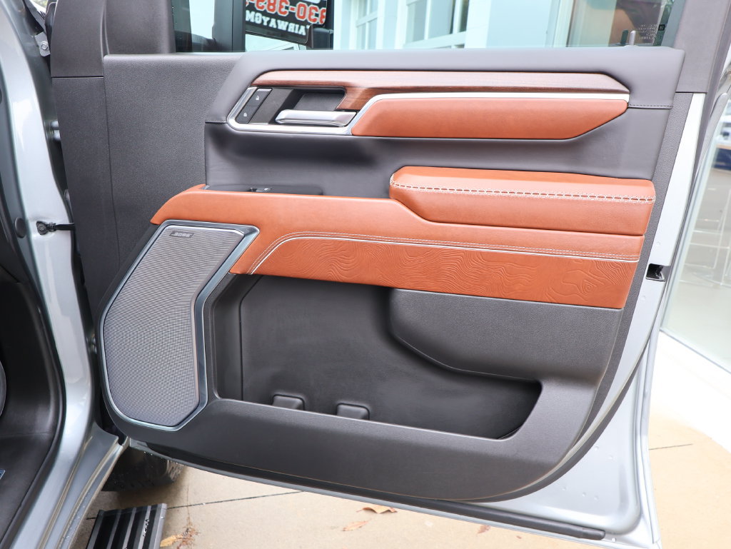 Used 2024 GMC Sierra 3500 Denali Ultimate AWD/4WD image 44