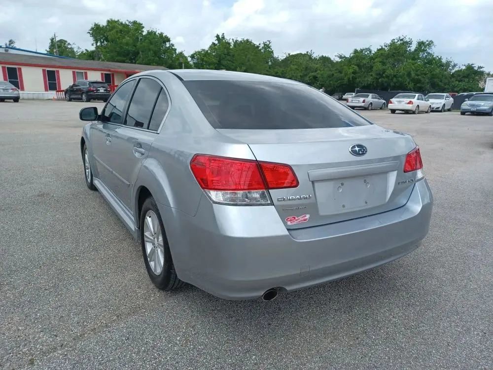 Used 2012 Subaru Legacy 2.5i Premium image 3