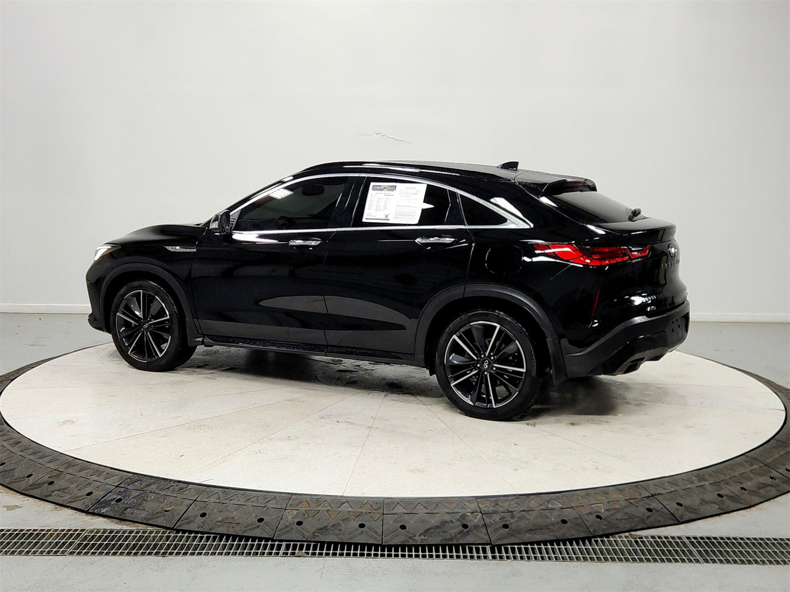 Used 2023 INFINITI QX55 Luxe w/ Cargo Package image 5
