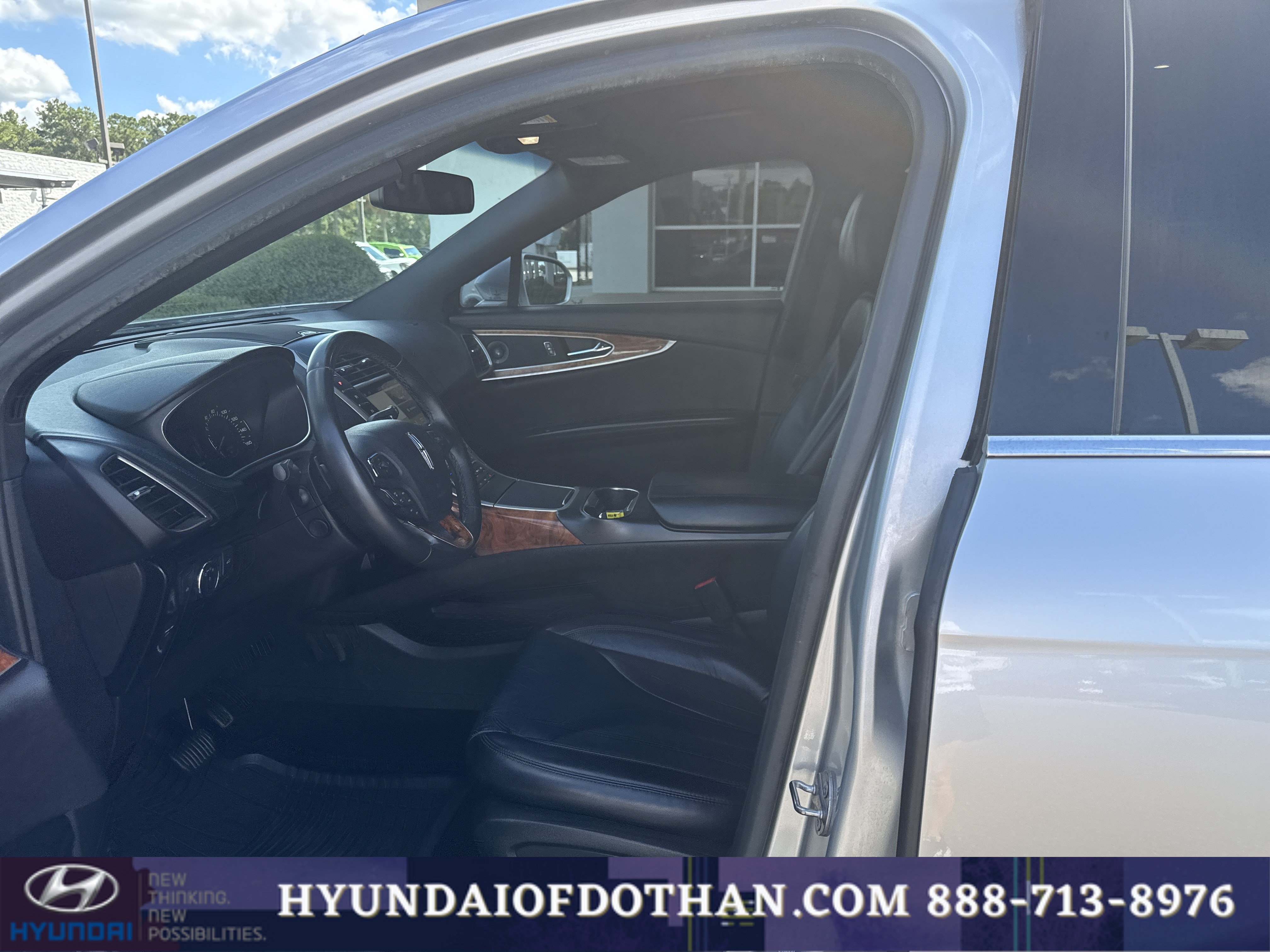 Used 2018 Lincoln MKX Select w/ Select Plus Package FWD image 10