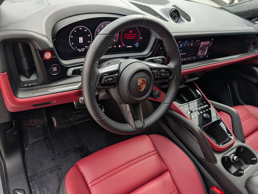 Certified 2025 Porsche Cayenne GTS image 4