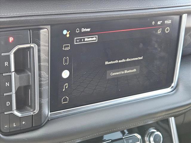 Used 2022 GMC Yukon Denali w/ Advanced Technology Package image 9