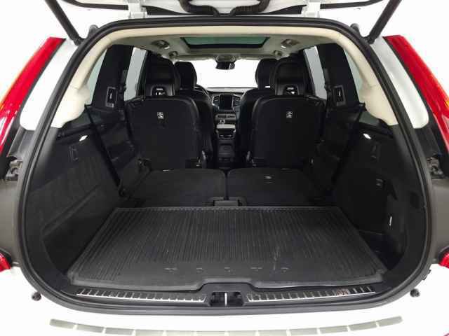 Used 2023 Volvo XC90 T8 Ultimate w/ Lounge Package image 8