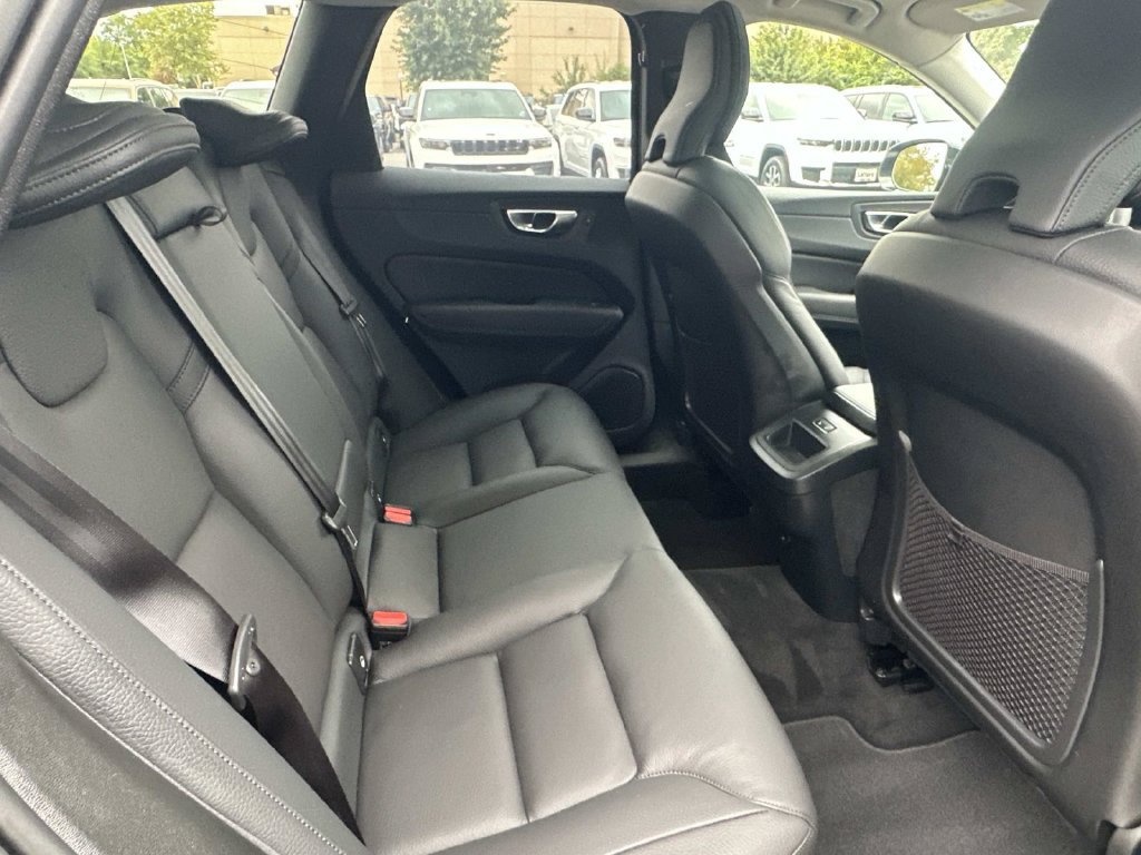 Used 2023 Volvo XC60 B5 Plus w/ Climate Package AWD/4WD image 15